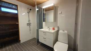 Отель HOTEL Lost In Levi & apartments Леви Стандартный номер с 2 односпальными кроватями и диваном-3